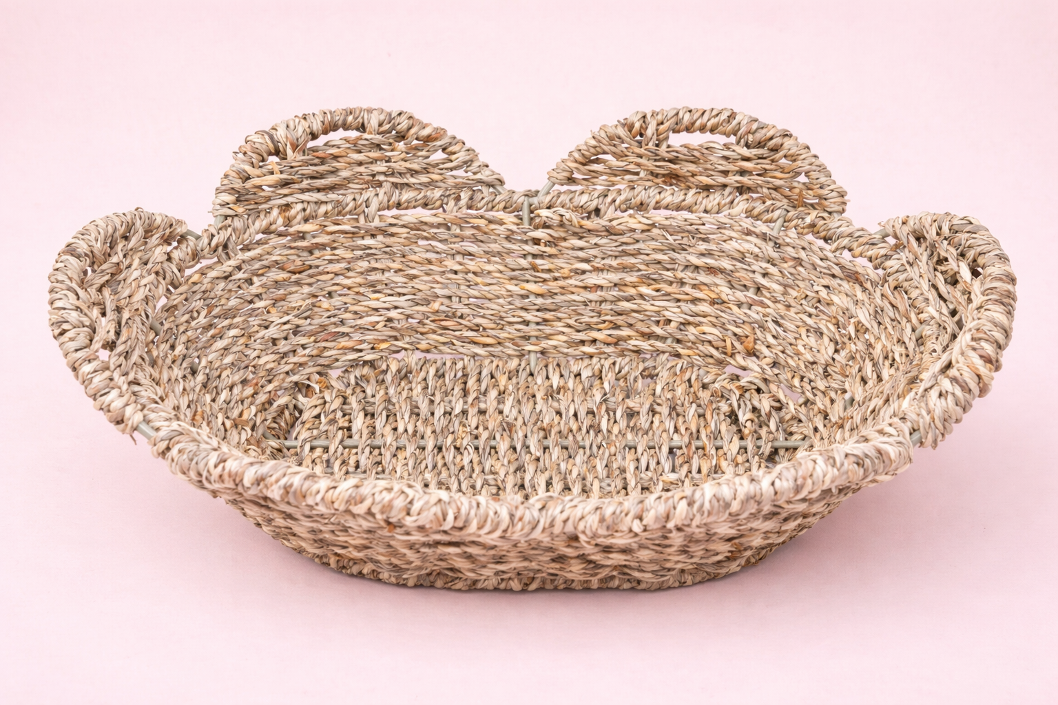 Build Your Box with the Scalloped Woven Basket